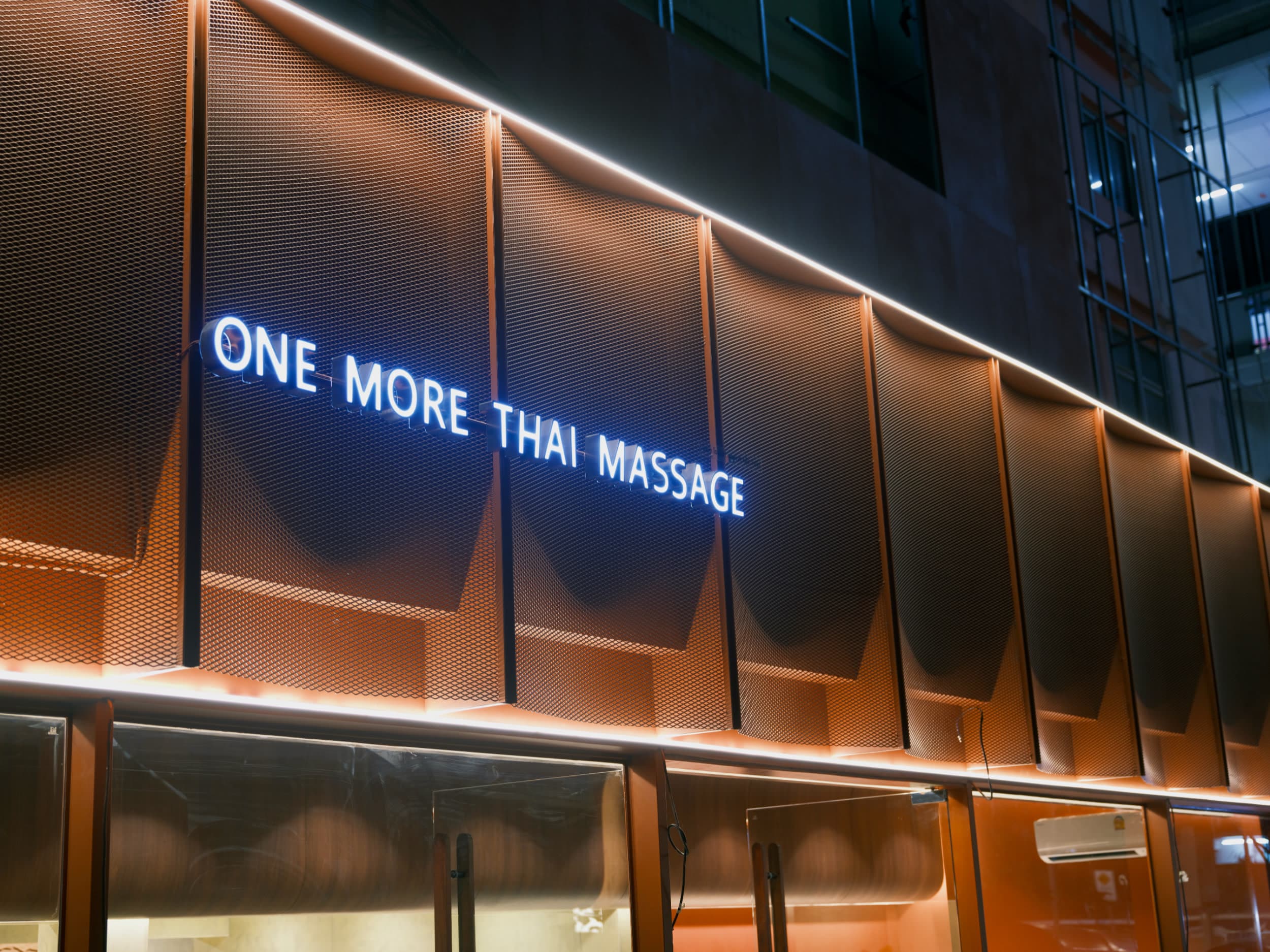 曼谷 Chit Lom 的 One More Thai Massage & Spa